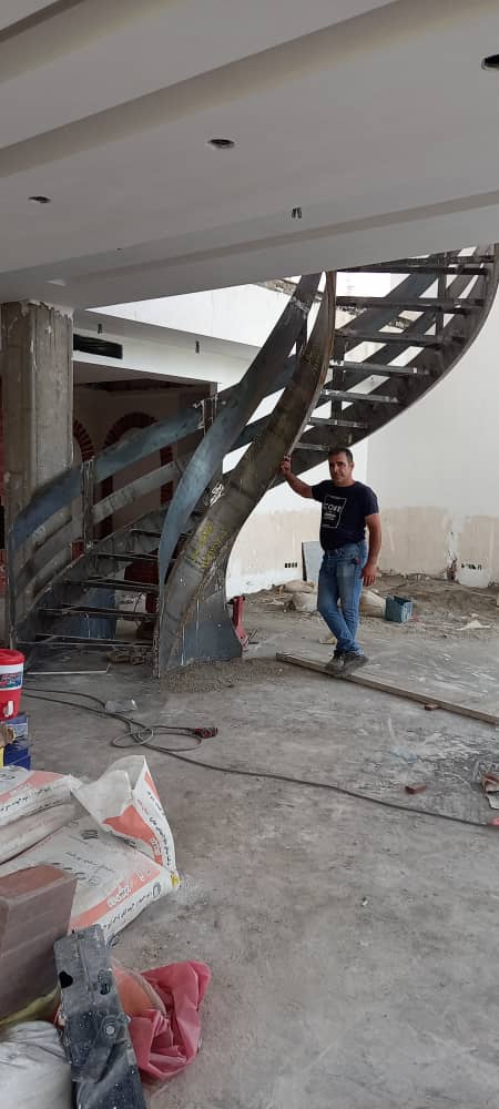 پله معلق گرد