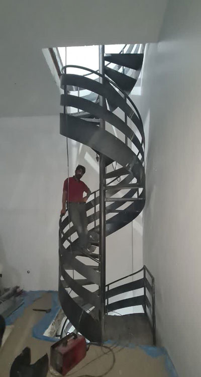 پله مارپیچ
